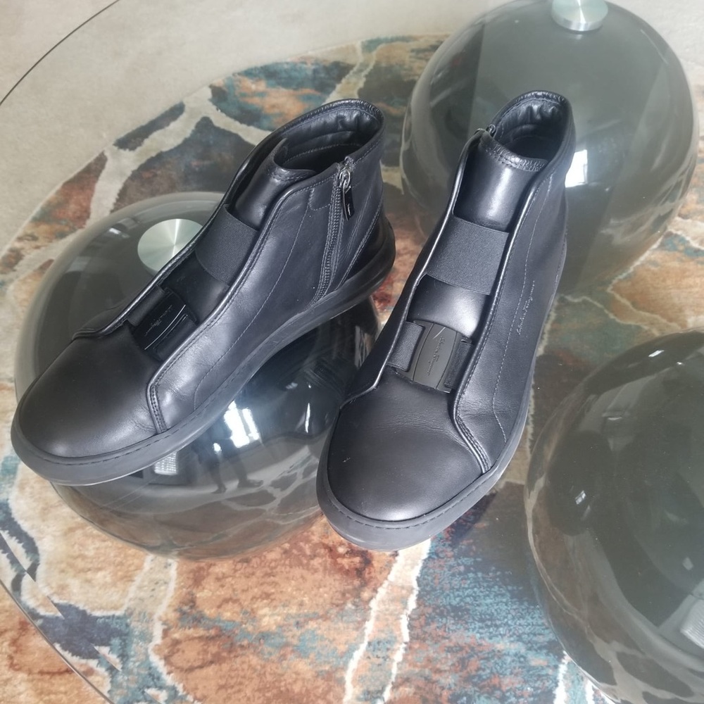 Black Salvatore Ferragamo boats